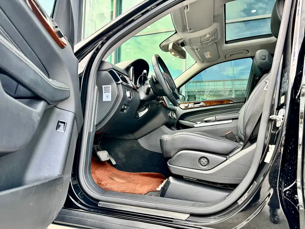 Mercedes-Benz M-Class — миниатюра 5