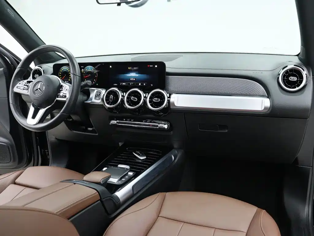 Mercedes-Benz GLB — миниатюра 19