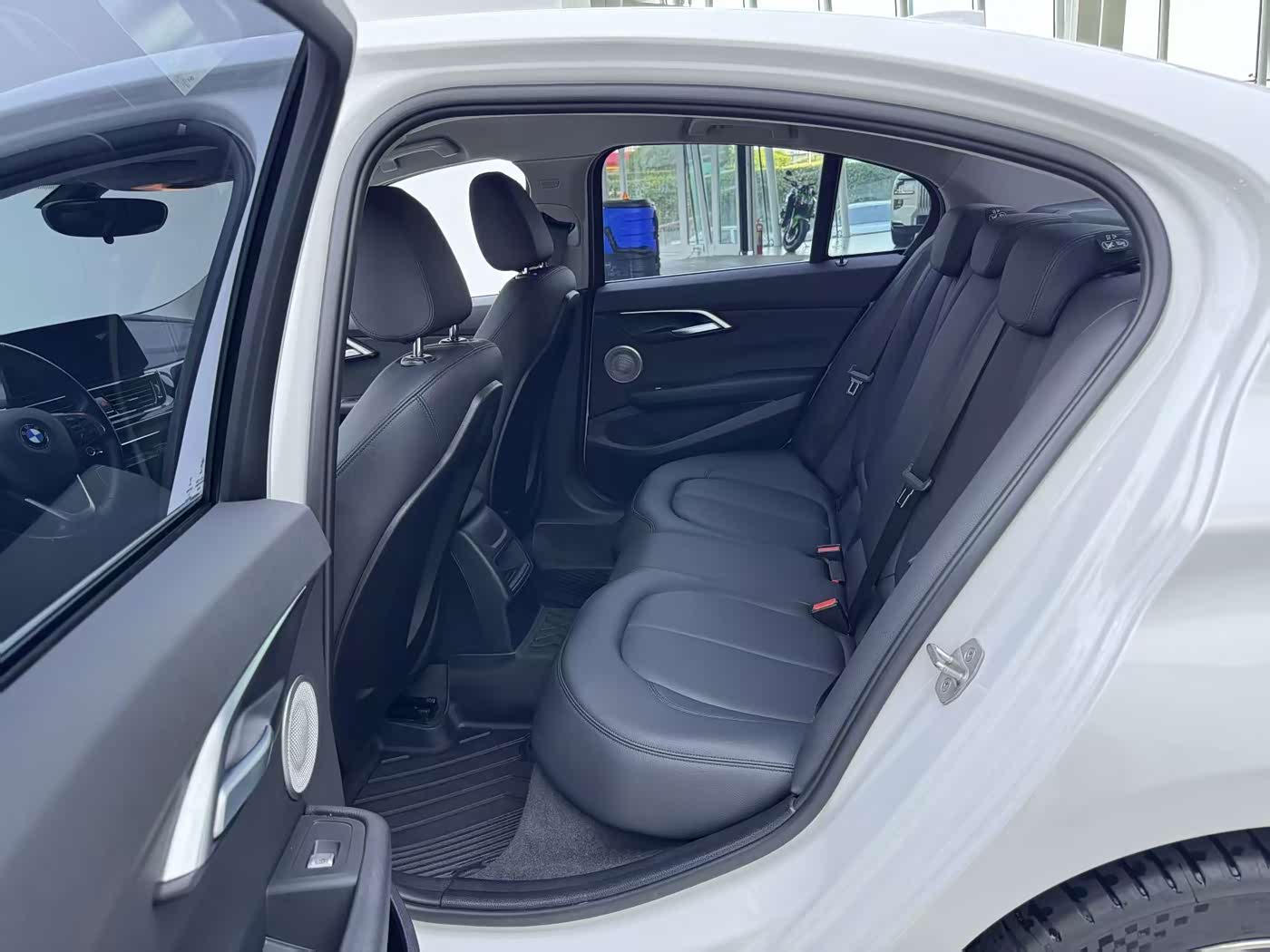 BMW 1 Series 1.5 л 2022 г. Белый, пробег 31000 км