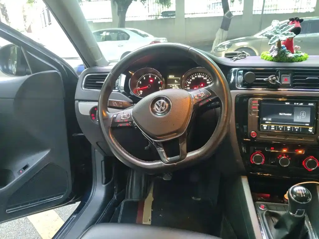 Volkswagen Sagitar — миниатюра 6