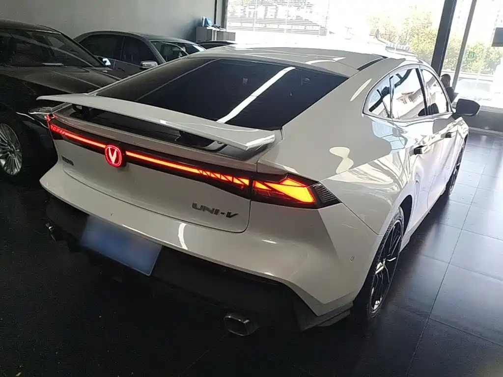 Changan UNI-V — миниатюра 7