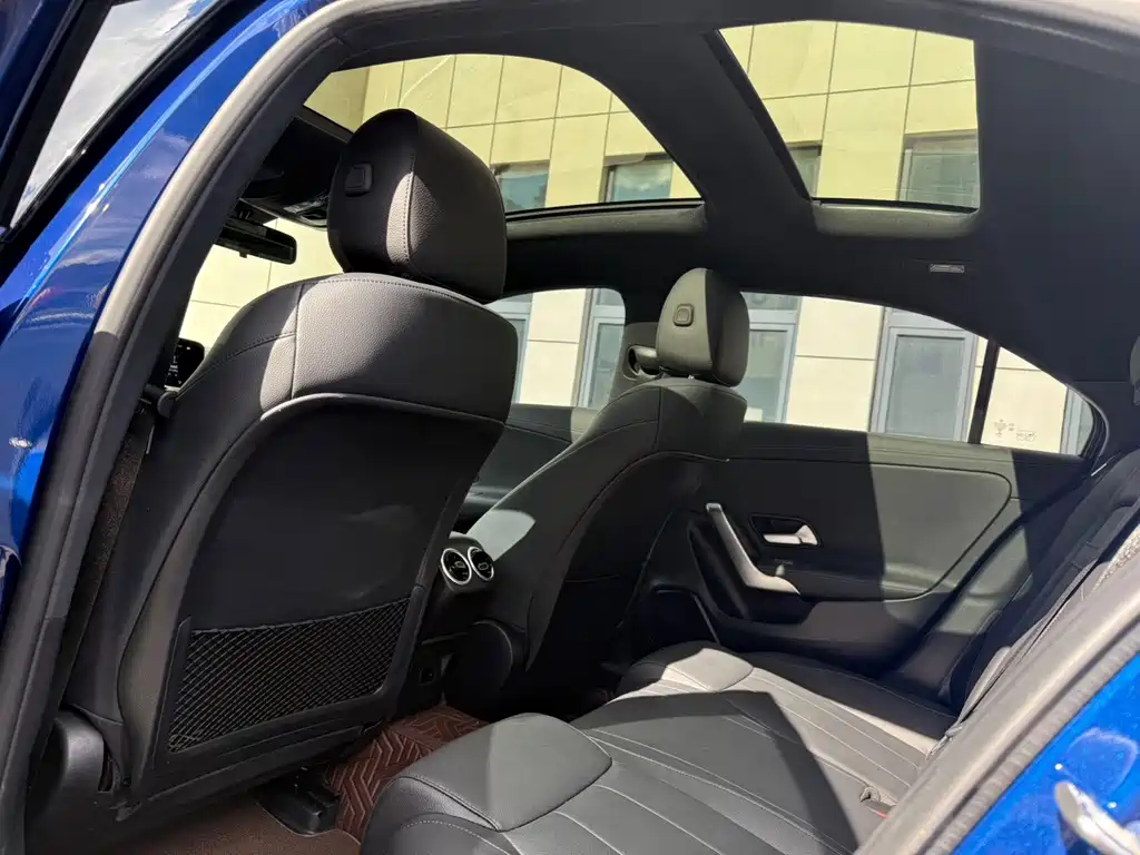 Mercedes-Benz A-Class — миниатюра 9