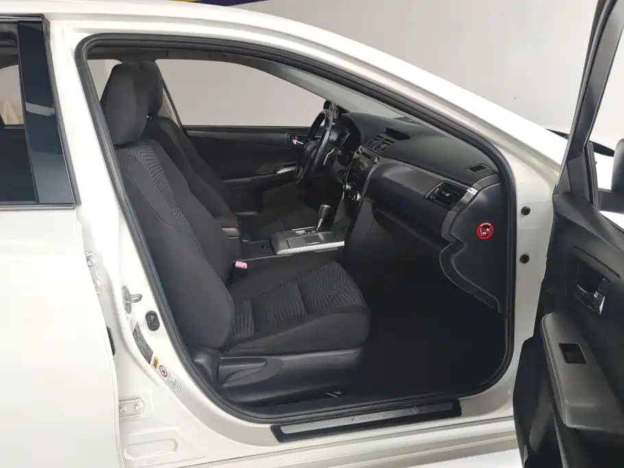 Toyota Camry — миниатюра 8