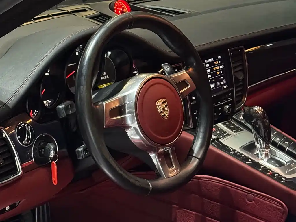 Porsche Panamera 2010 Panamera 4 3.6L