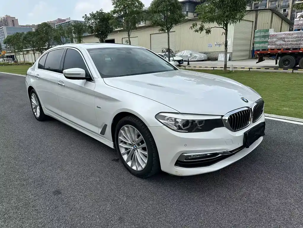 BMW 5 Series — миниатюра 3