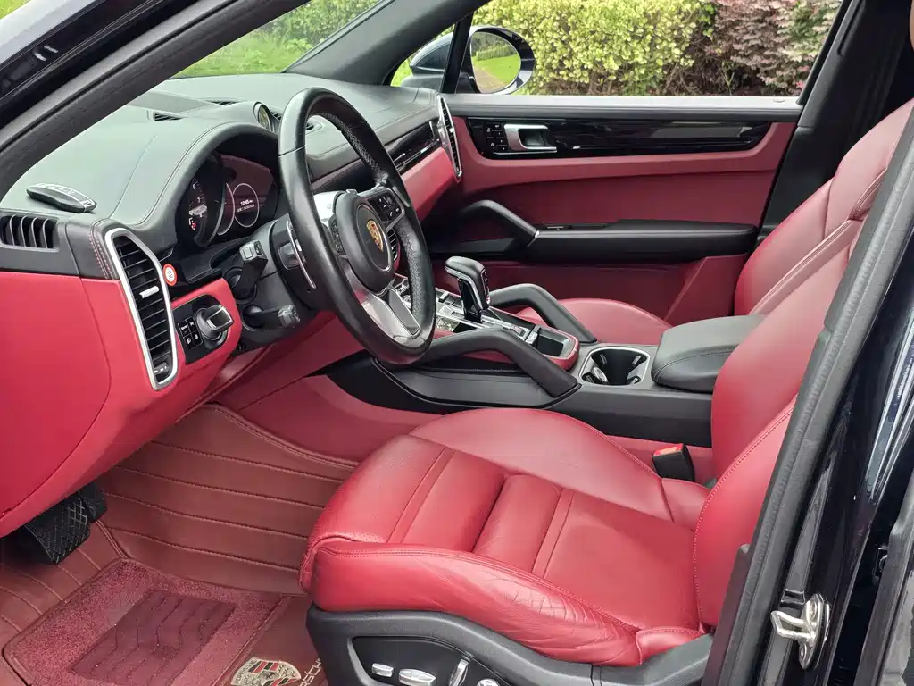 Porsche Cayenne — миниатюра 4