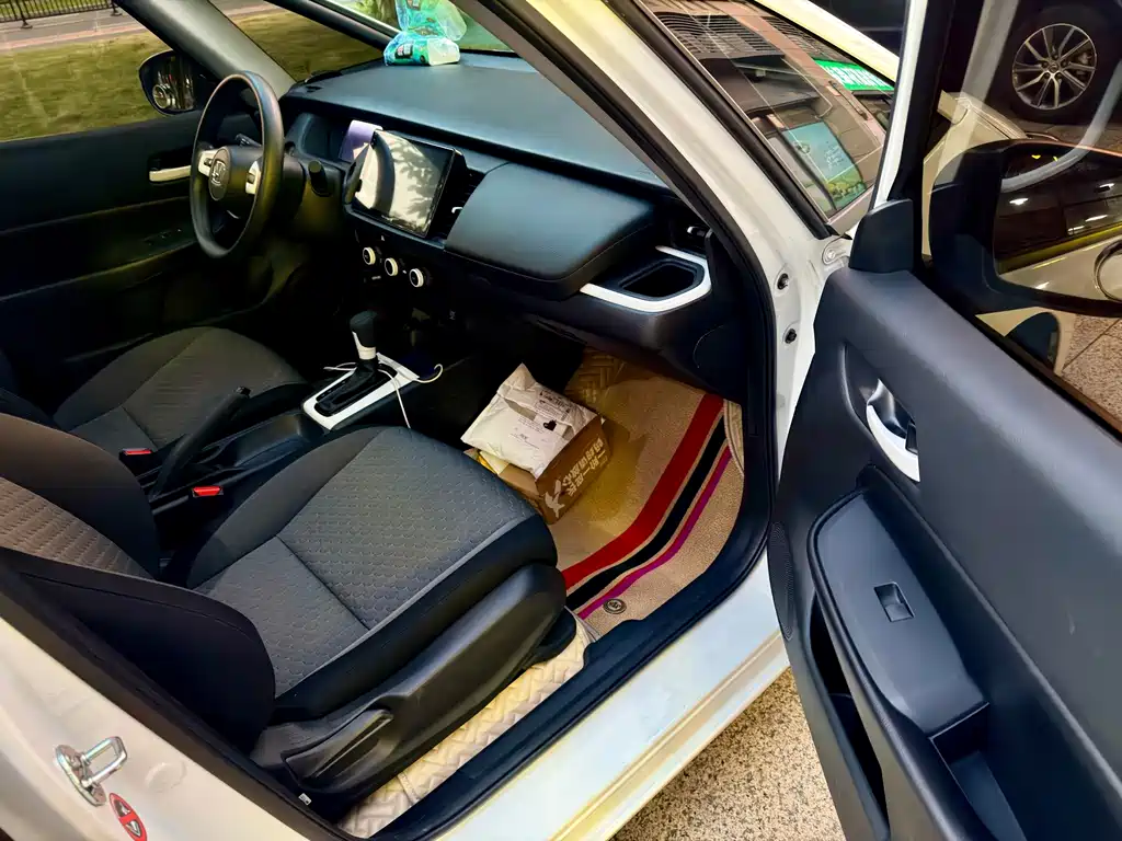 Honda Fit — миниатюра 8