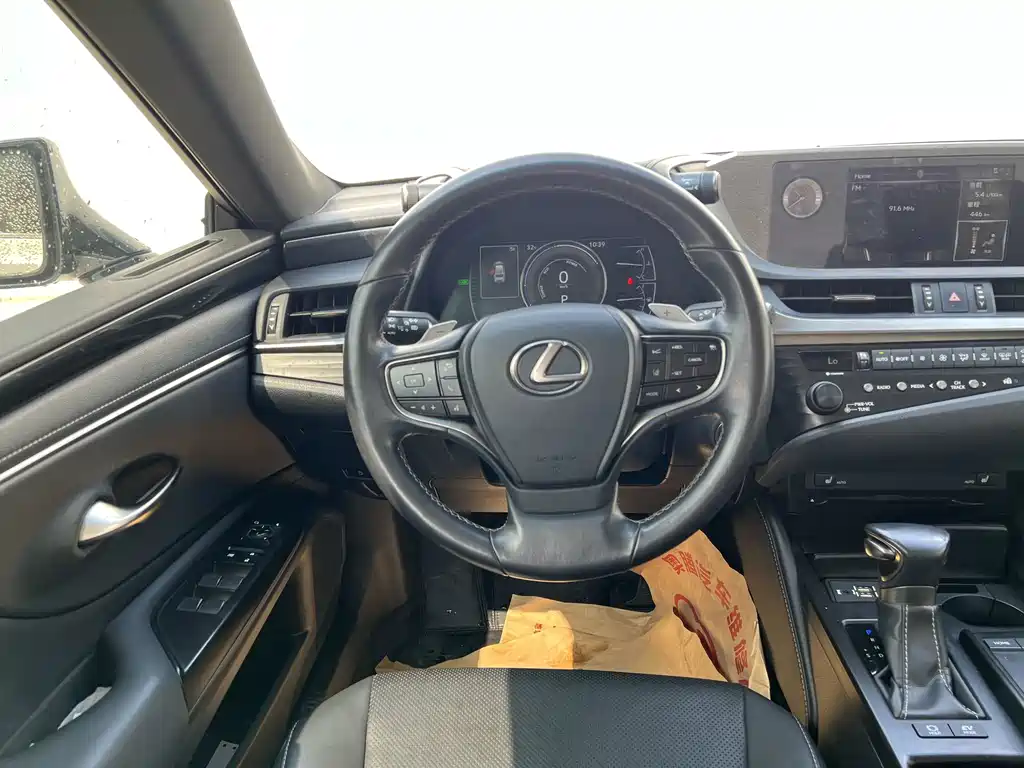 Lexus ES — миниатюра 9