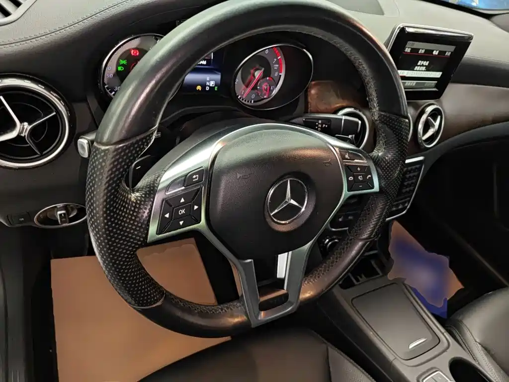 Mercedes-Benz GLA (Import) — миниатюра 11