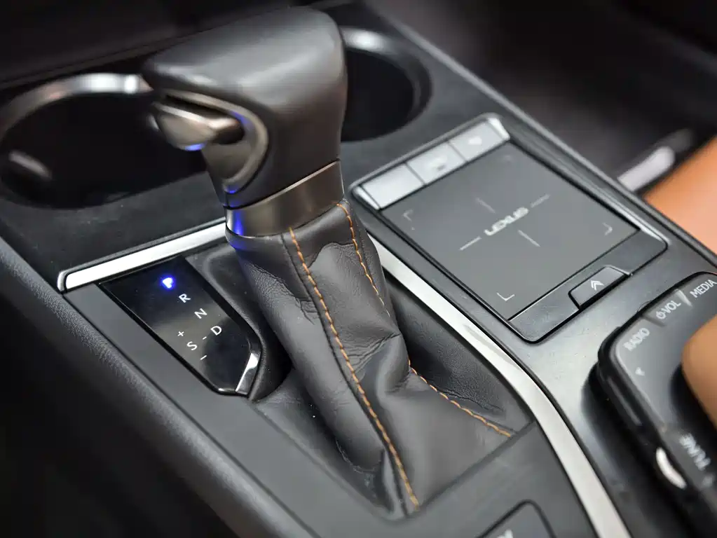 Lexus UX — миниатюра 20
