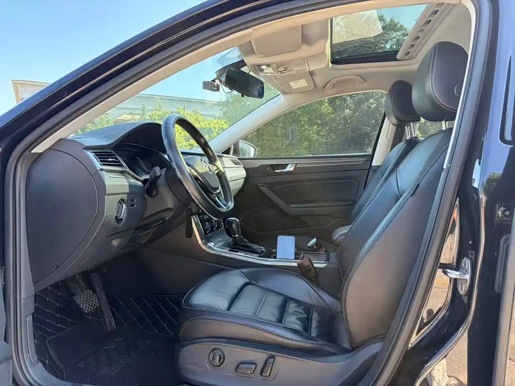 Volkswagen Passat — миниатюра 4