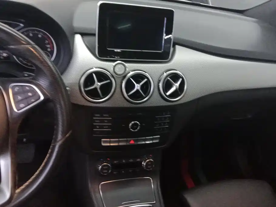 Mercedes-Benz B-Class — миниатюра 16