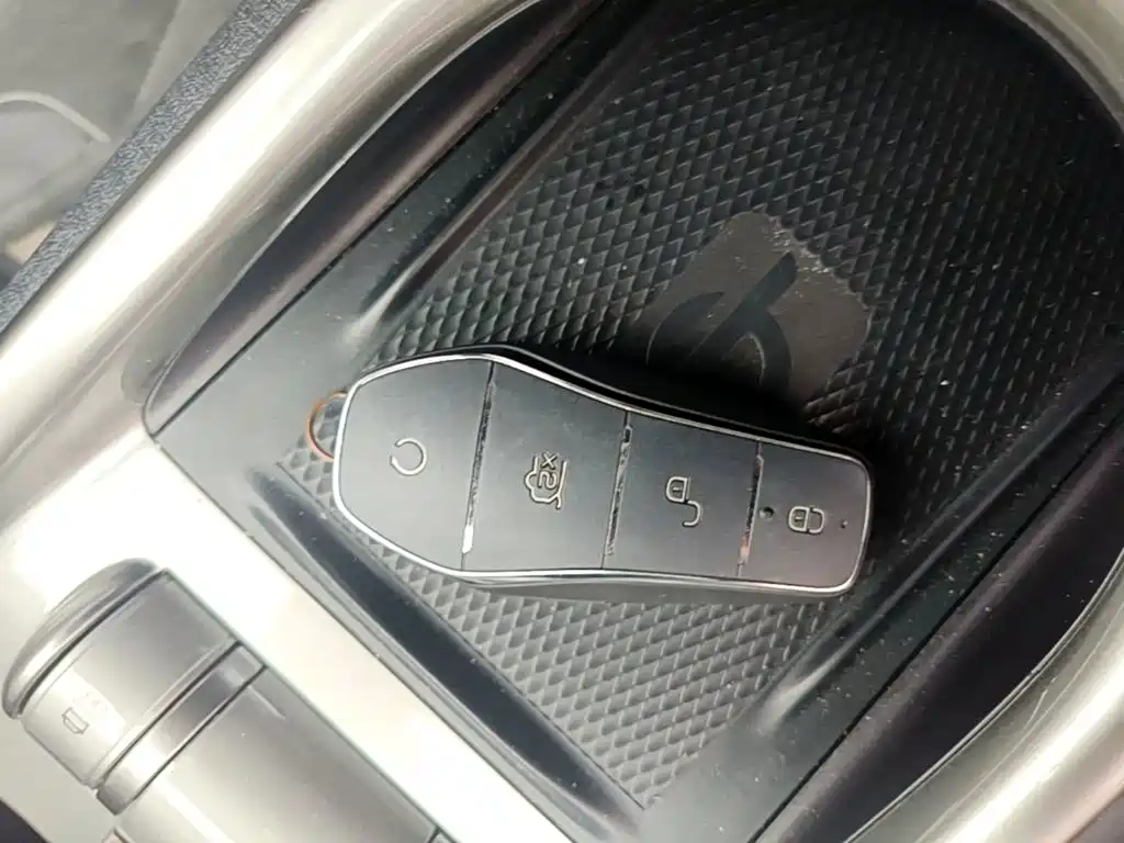 BYD Dolphin — миниатюра 9