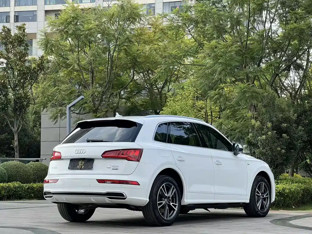 Audi Q5L — миниатюра 6