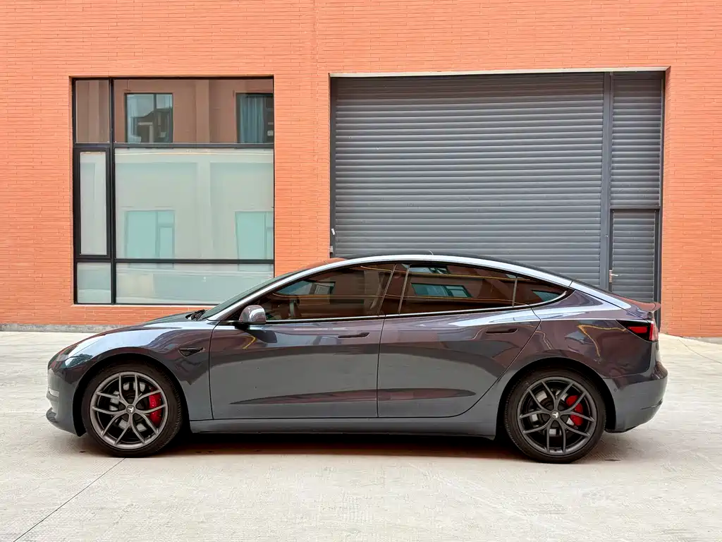 Tesla Model 3 2021 Performance