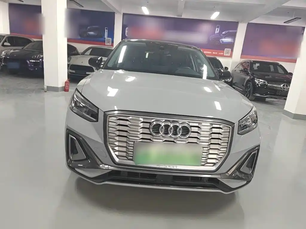 Audi Q2L e-tron — миниатюра 3