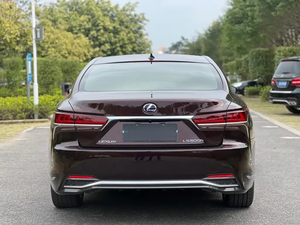 LEXUS LS