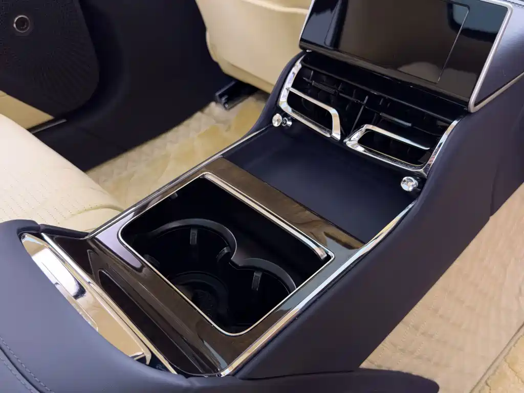 Bentley Flying Spur — миниатюра 35