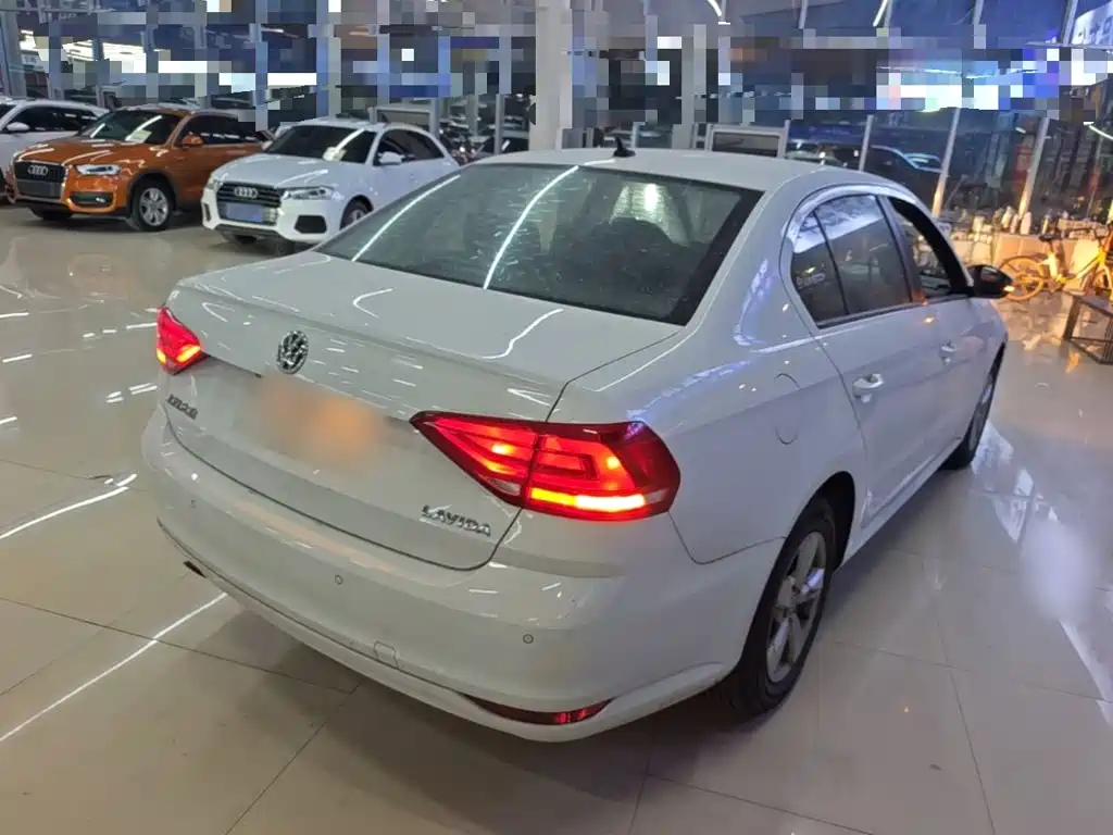 Volkswagen Lavida — миниатюра 7