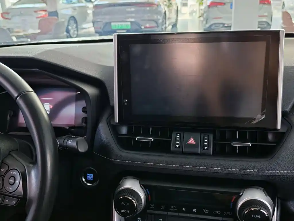 Toyota RAV4 — миниатюра 5
