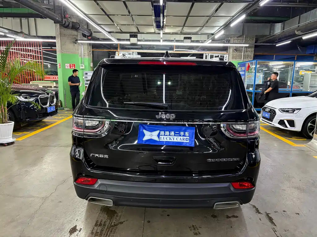 Jeep Commander — миниатюра 5