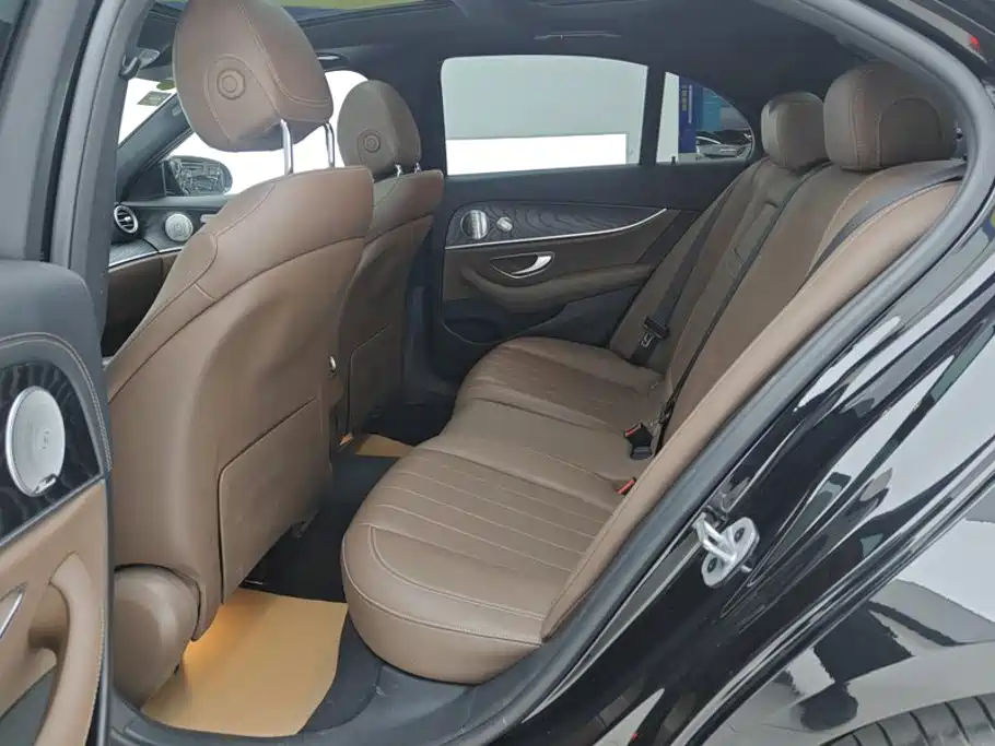 Mercedes-Benz E-Class (Import) — миниатюра 11