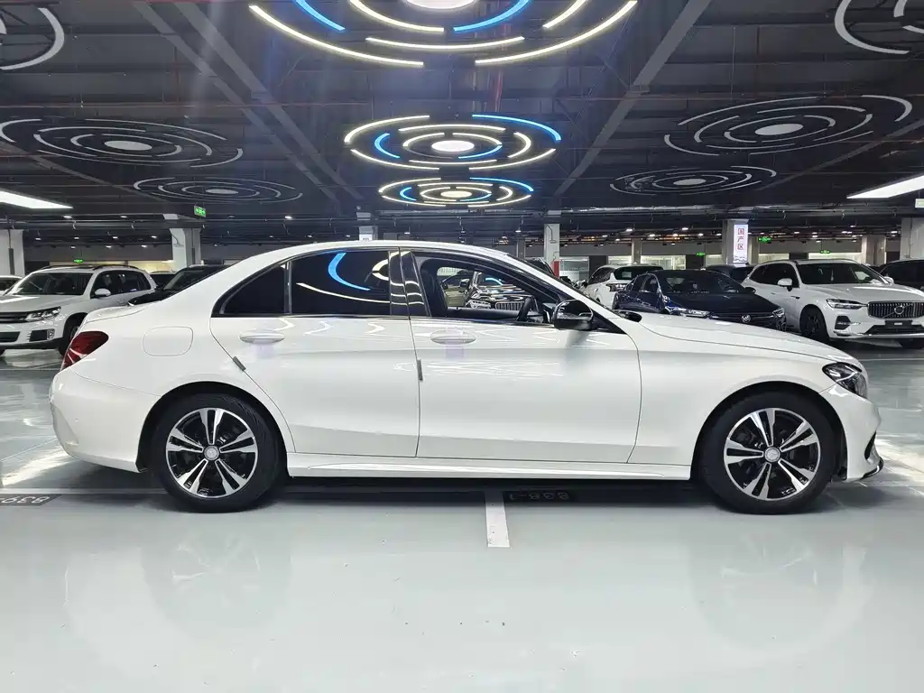 Mercedes-Benz C-Class — миниатюра 17