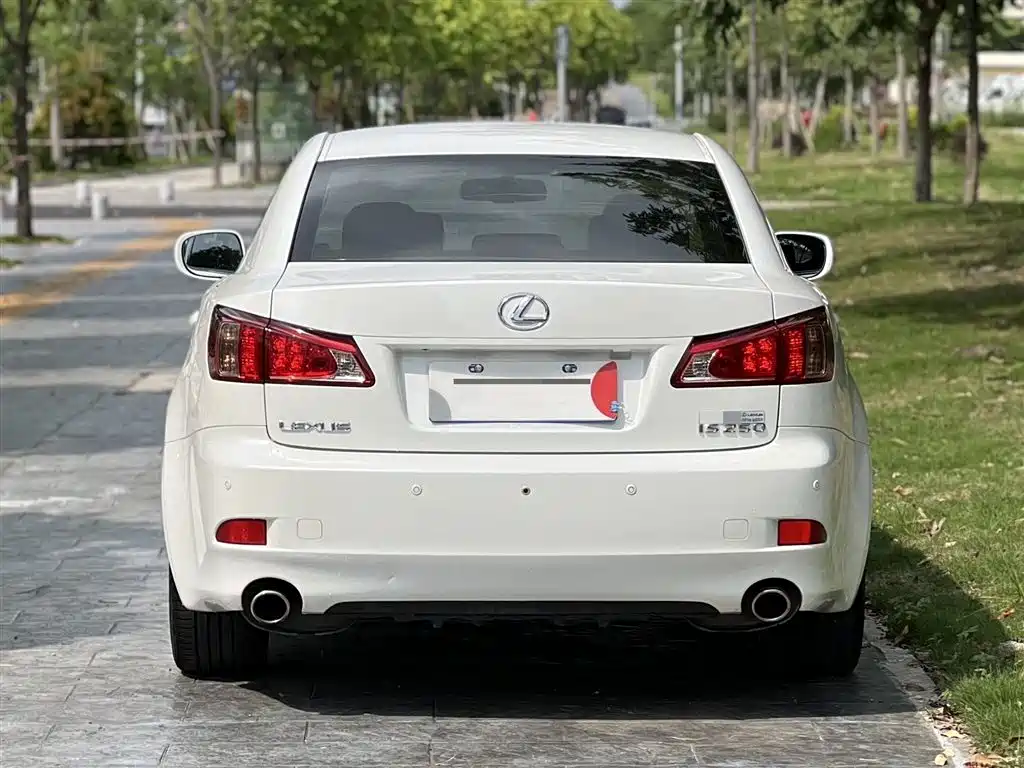 Lexus IS 2011 250