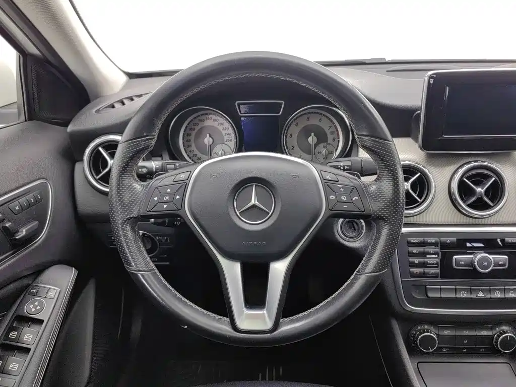 Mercedes-Benz GLA — миниатюра 11