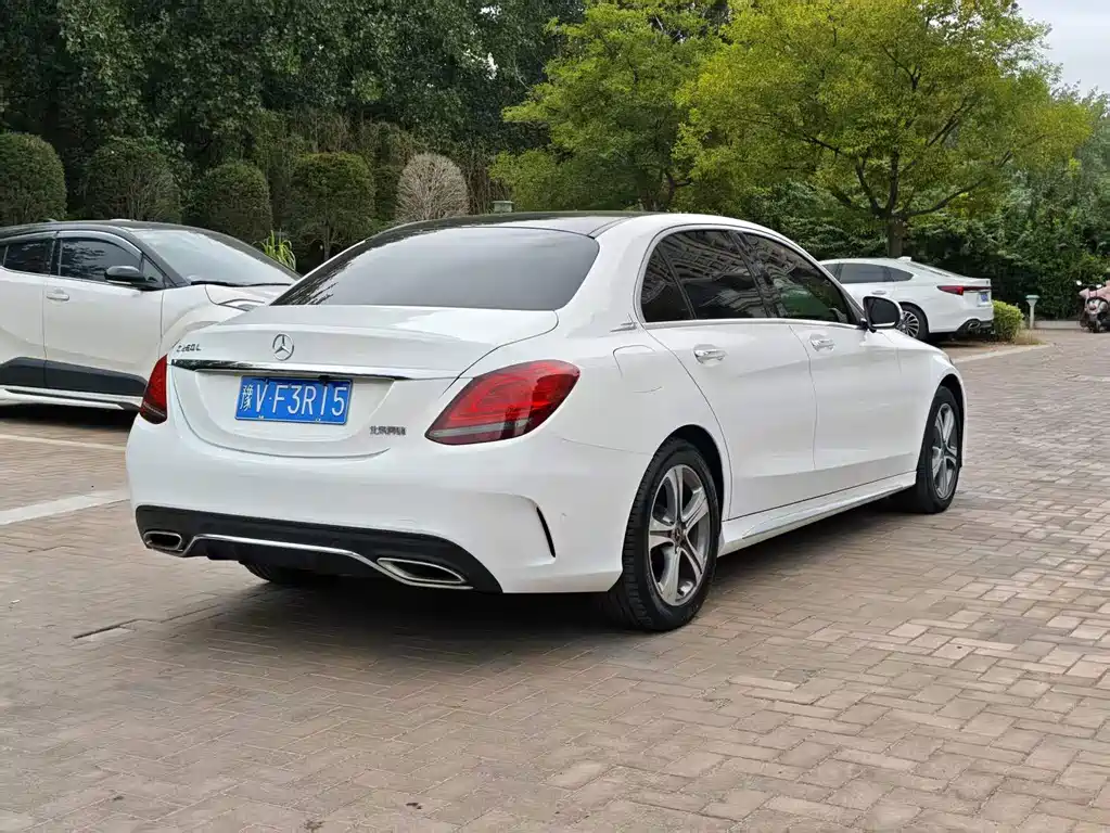 Mercedes-Benz C-Class — миниатюра 6