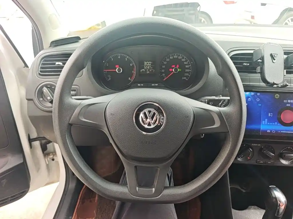 Volkswagen Polo — миниатюра 11