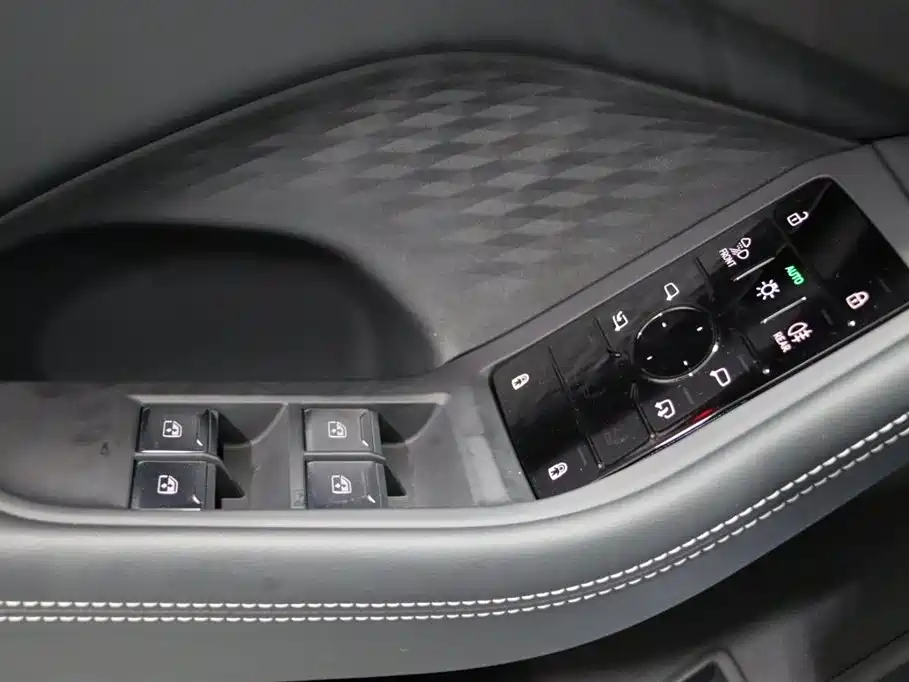 Audi A5L — миниатюра 14