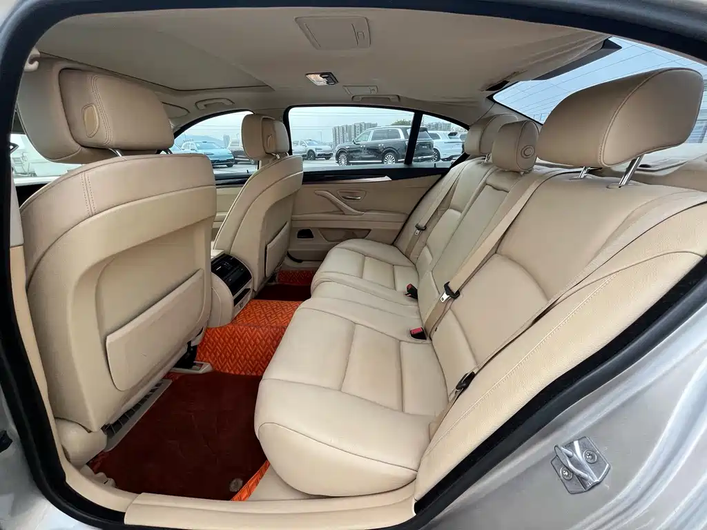 BMW 5 Series — миниатюра 14