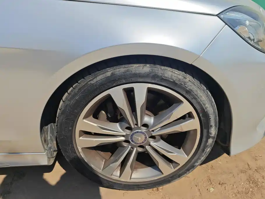 Mercedes-Benz E-Class — миниатюра 6