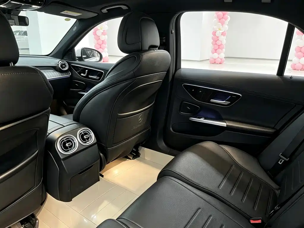 Mercedes-Benz C-Class — миниатюра 9