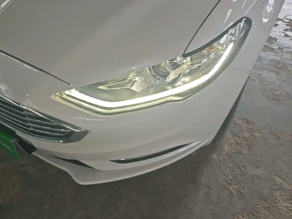 Ford Mondeo — миниатюра 24