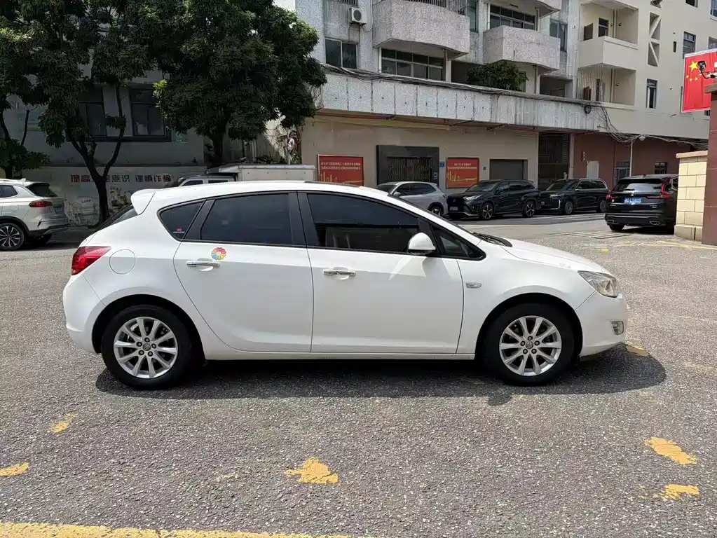 Buick Excelle — миниатюра 4