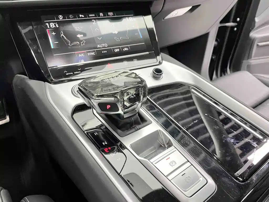 Audi Q6 — миниатюра 16