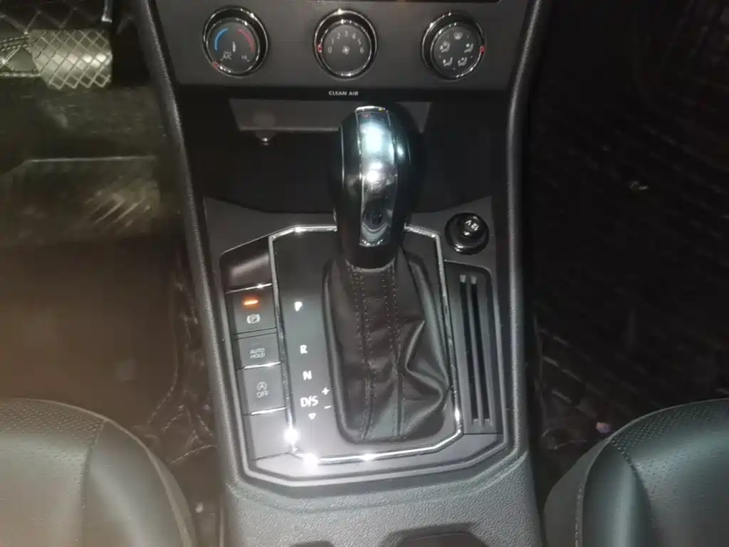 Volkswagen Lavida — миниатюра 14