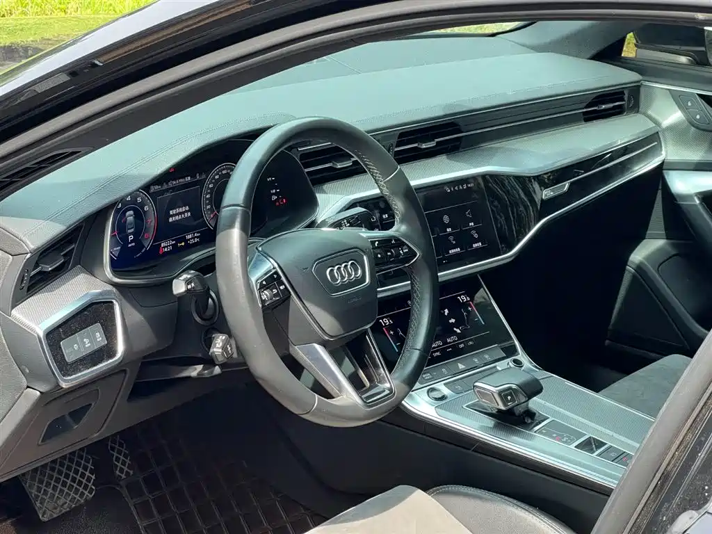 Audi A6L 2022 40 TFSI Luxury