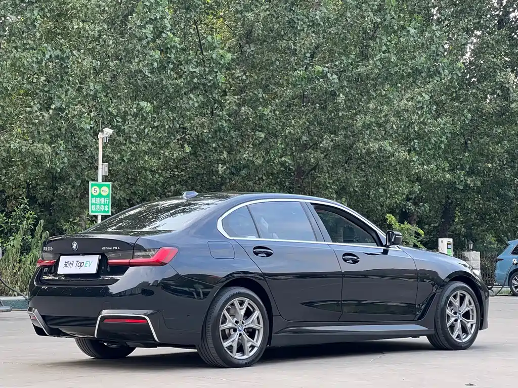 BMW i3 — миниатюра 9