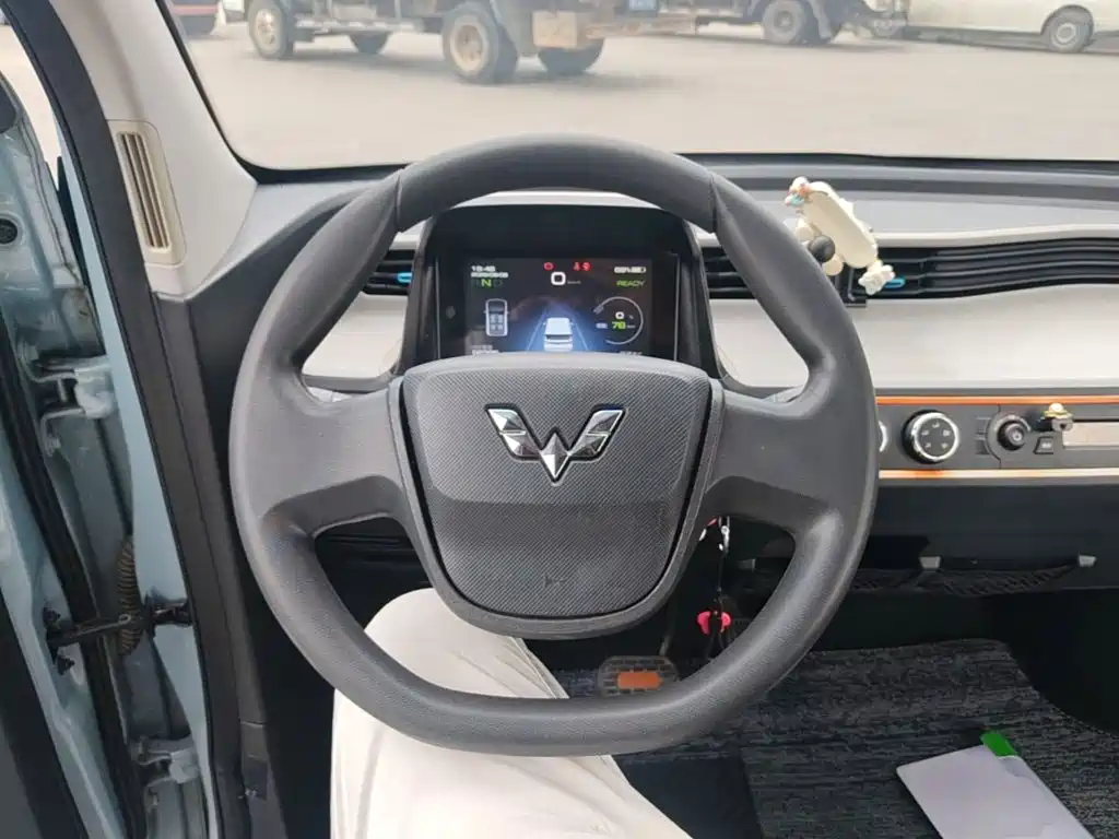 Wuling MINIEV — миниатюра 11