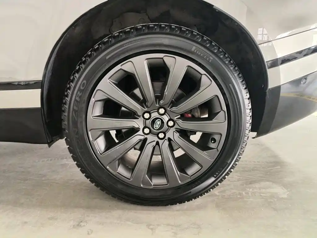Land Rover Velar — миниатюра 10