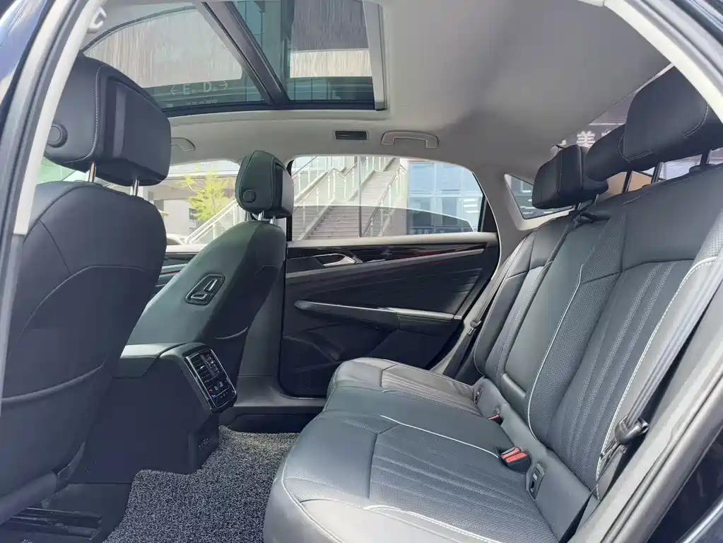 Volkswagen Passat — миниатюра 3