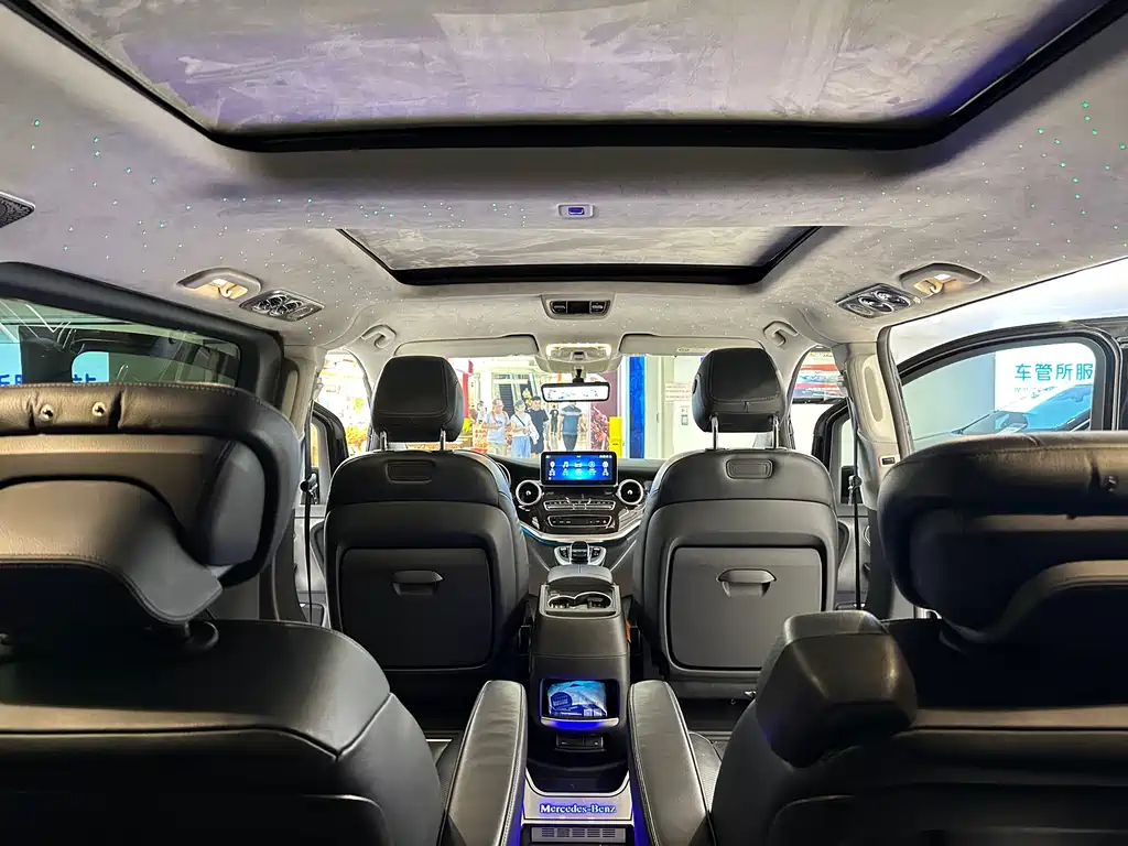 Mercedes-Benz V-Class — миниатюра 18