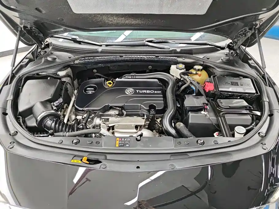 Buick LaCrosse — миниатюра 10