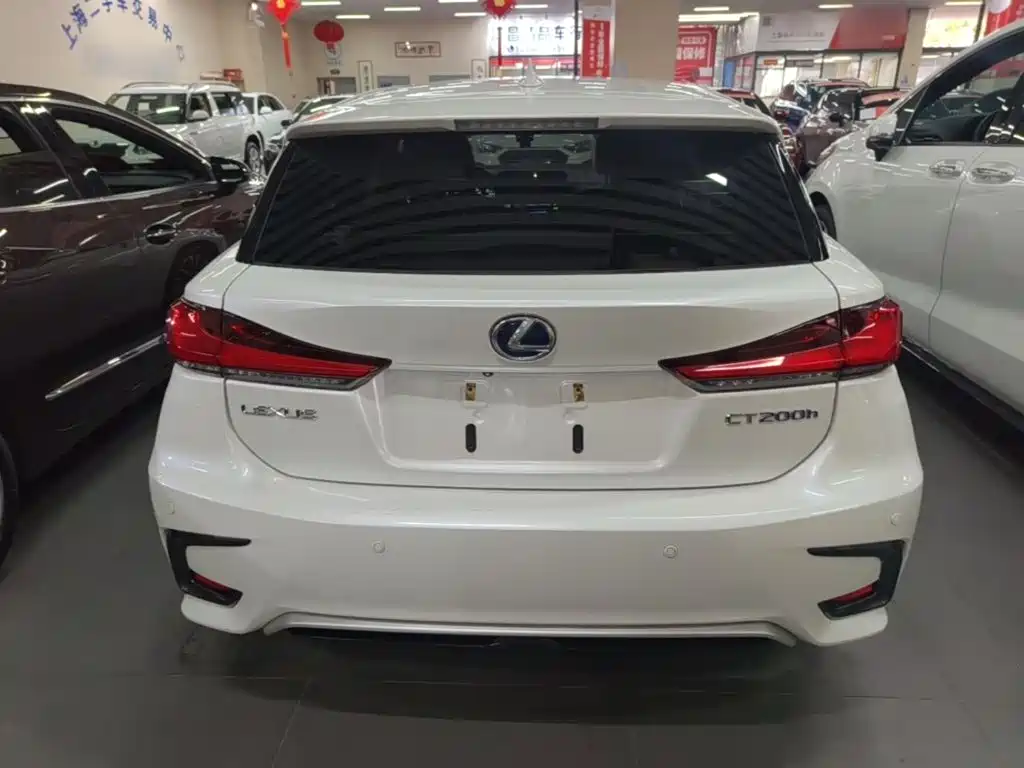 Lexus CT — миниатюра 6