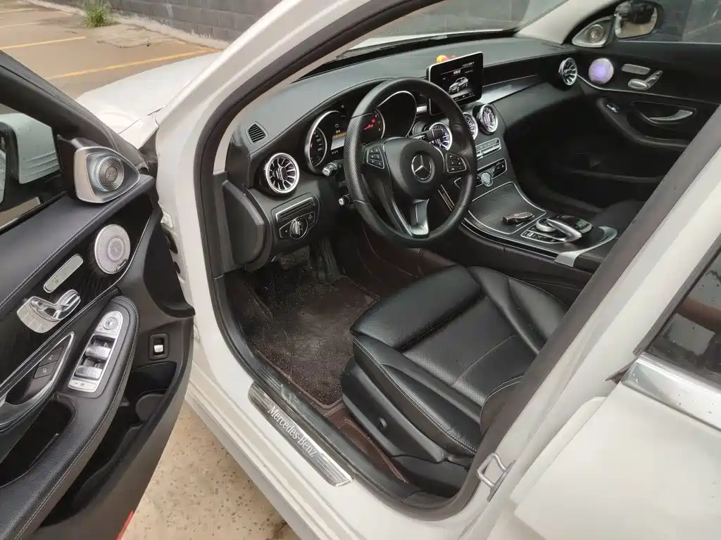 Mercedes-Benz C-Class — миниатюра 8
