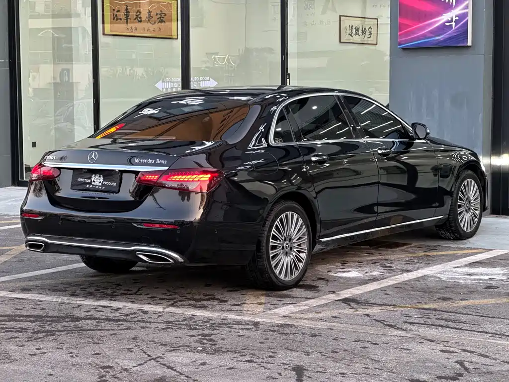 MERCEDES-BENZ E CLASS