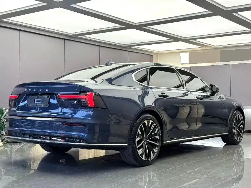 Volvo S90 — миниатюра 7